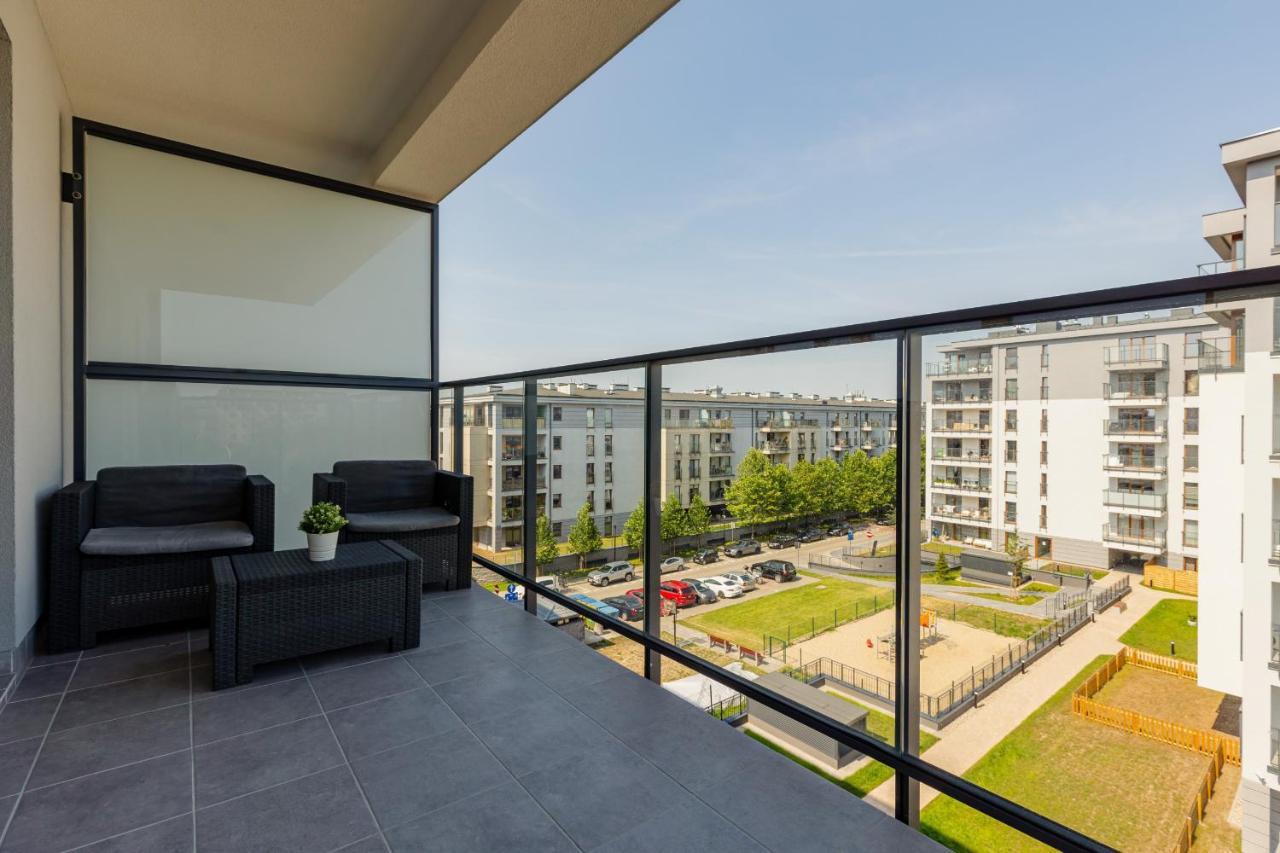 Ursus Sunny Studio For 4 Guests With Parking & Balcony By Noclegi Renters 华沙 外观 照片